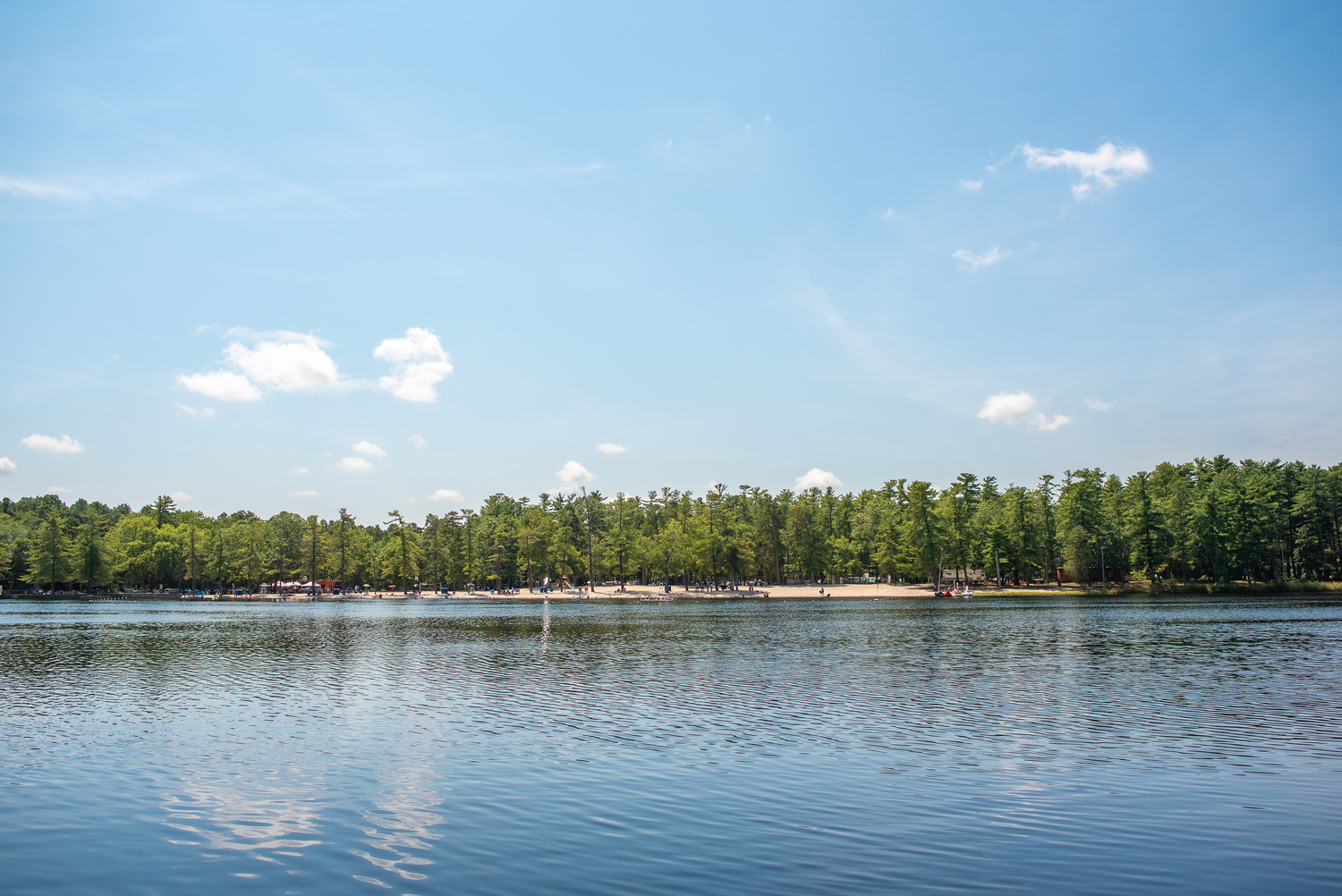 http://eggharborlake.com/images/egg_harbor_lake_11_t.jpg